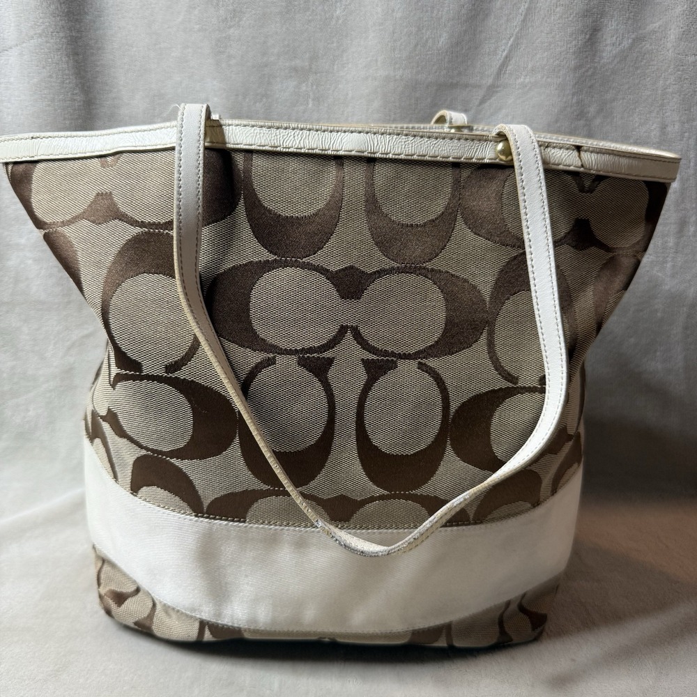 Coach Tote Bag Beige White Signature 10125 Beautiful Canvas with Keychains - Picture 2 of 9